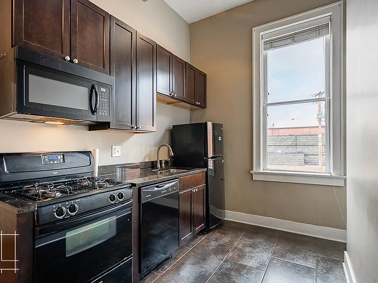 1175 -1191 N. High St. — Photo 12