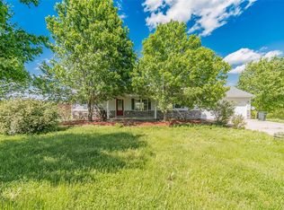 18485 Covenant Dr, Dixon, MO 65459