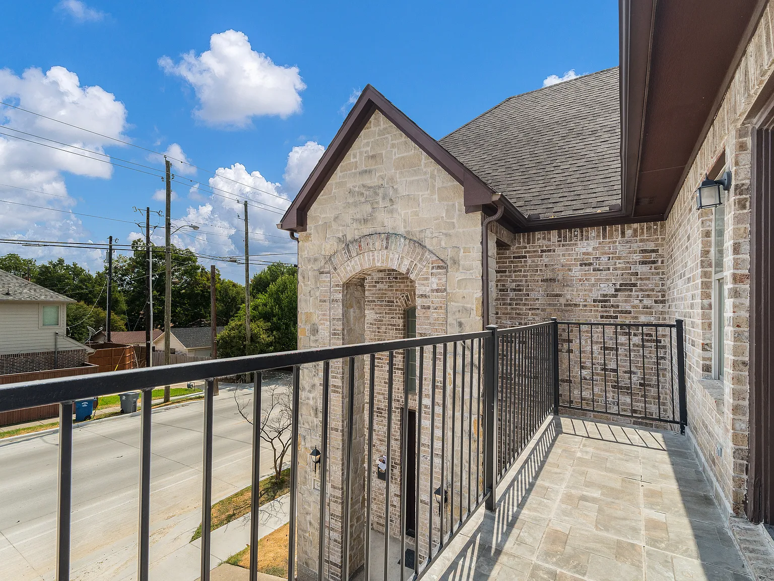 4 bed, 2717 sqft, $4,600 — Photo 3