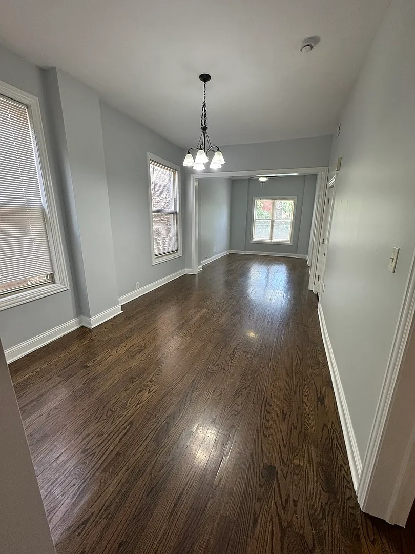 2 bed, 950 sqft, $1,875 — Photo 3