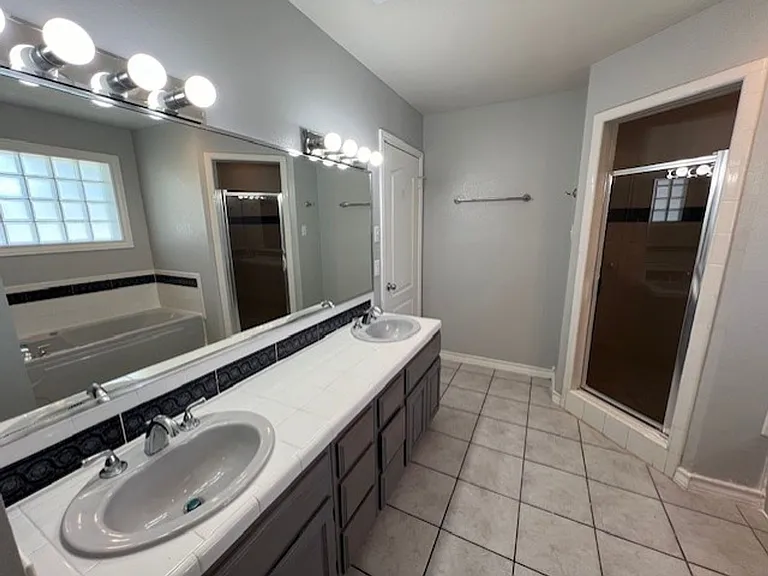 8506 Crownwood Dr — Photo 17