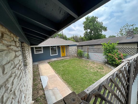 4th image of 5705 Gloucester Ln #B