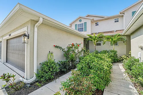 5282 Neil Dr Photo 1