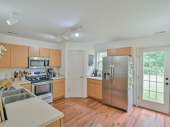 5th image of 1012 Woodside Park Ln