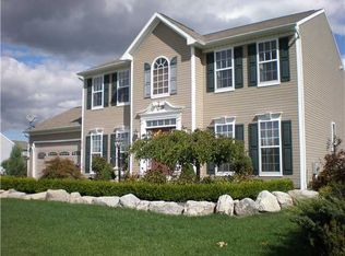1929 Stablegate Dr, Canandaigua, NY 14424