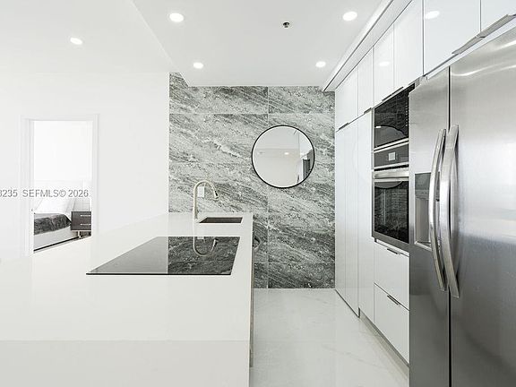 5th image of 7601 E Treasure Dr Unit Penthouse 206