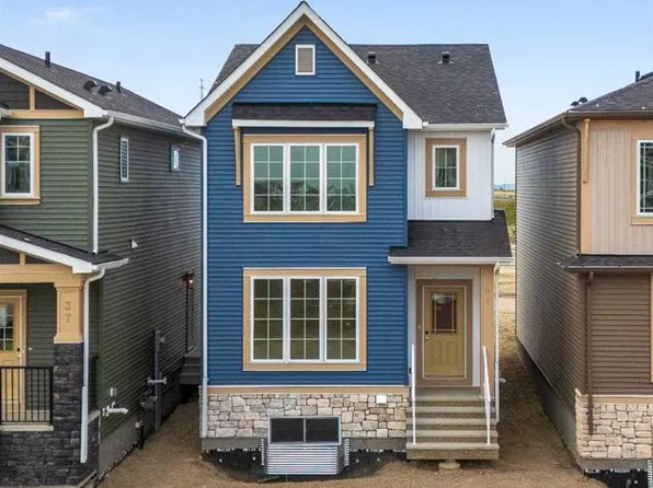 41 N Hotchkiss Gdns SE, Calgary, AB T3S 0T6