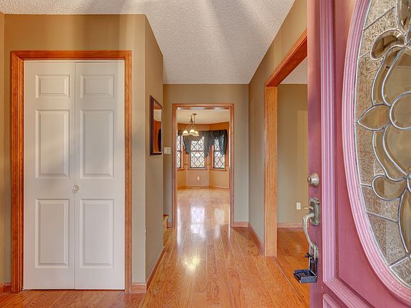 3rd image of 120 Diamondhead Dr