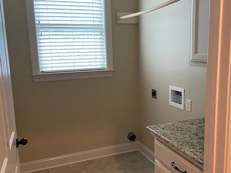 323 Summerland Key Ln — Photo 9