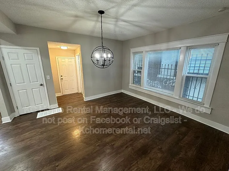 3016 E 32nd St — Photo 17