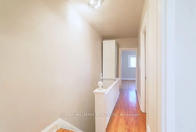 1481 Queen St E #UPPER — Photo 16
