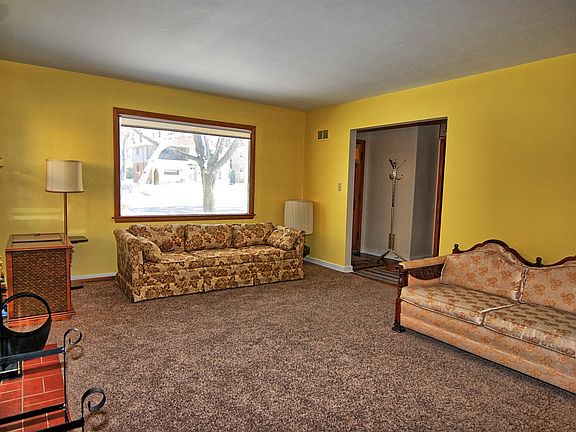 5th image of 2637 - 2637a S 51st St