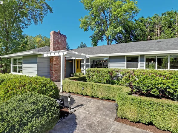 8725 SW White Pine Ln, Portland, OR 97225