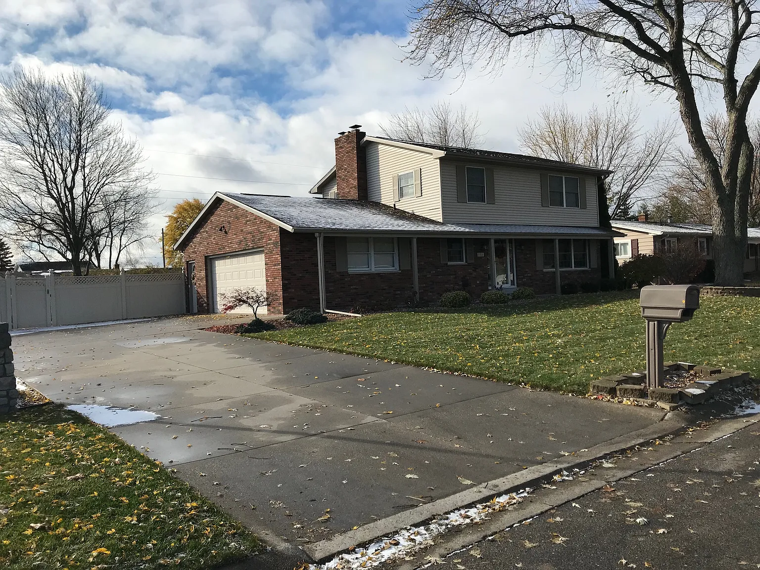 2994 Thunderbird Dr photo 1