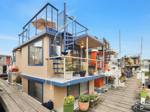 2143 N Northlake Way #61, Seattle, WA 98103