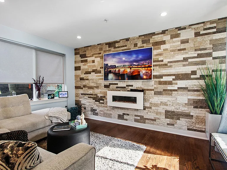 1649 E Eyre St #7 — Photo 6
