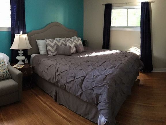 M. Bdrm w/ his/her close