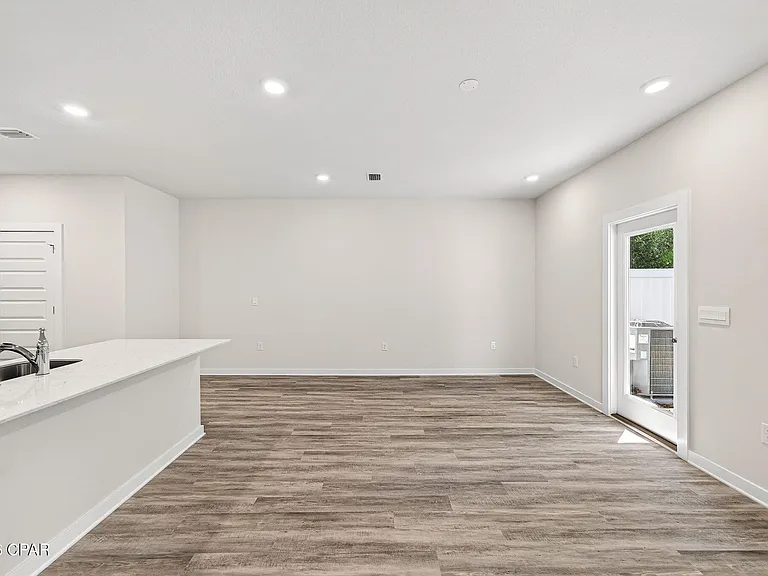41 S Main Deck Dr — Photo 6