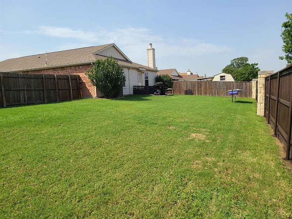 2nd image of 829 Prairie Dr
