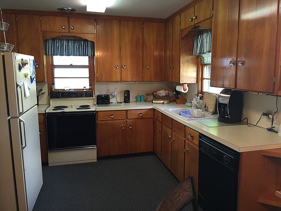 5th image of 2608 S 50th St