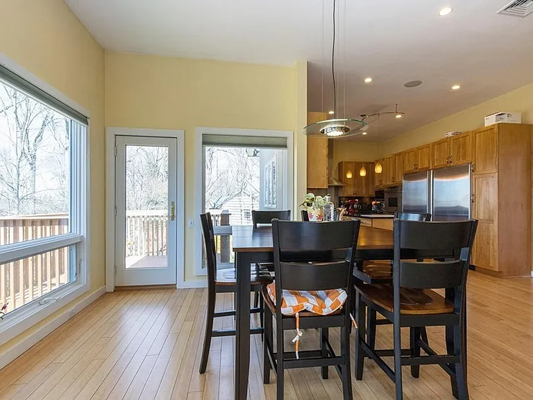 192 Stonehurst Dr — Photo 9