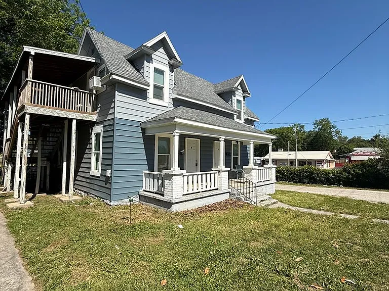 2345 N East Ave — Photo 1