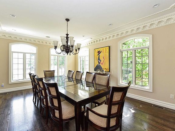 3rd image of 16 Horseshoe Ln