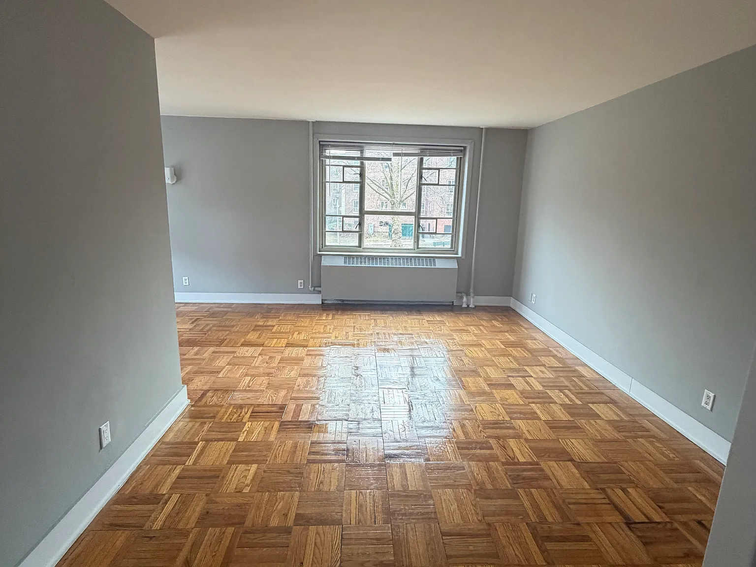 186th Ln, Fresh Meadows — Photo 4