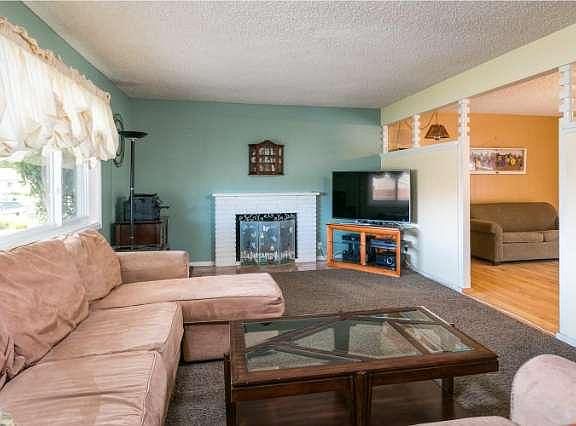 4th image of 3190 Theresa Dr