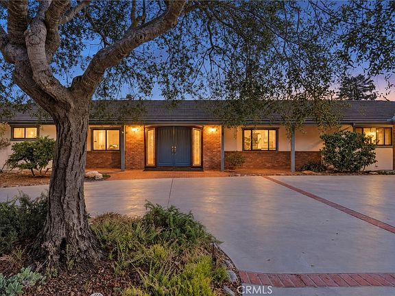 3rd image of 4911 San Jacinto Cir E