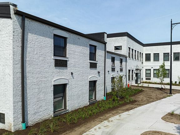 4th image of 11118 S Church St #103