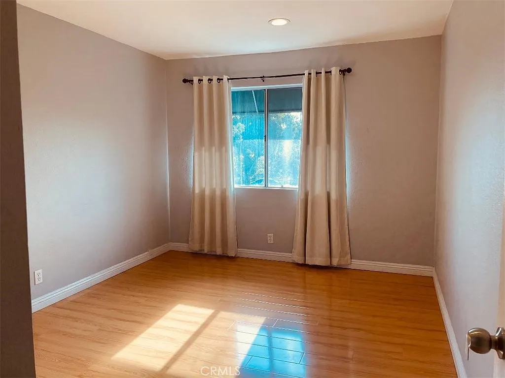 1 bed, 835 sqft, $1,075 — Photo 4