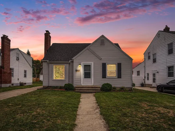 1756 Tamarack Ave NW, Grand Rapids, MI 49504