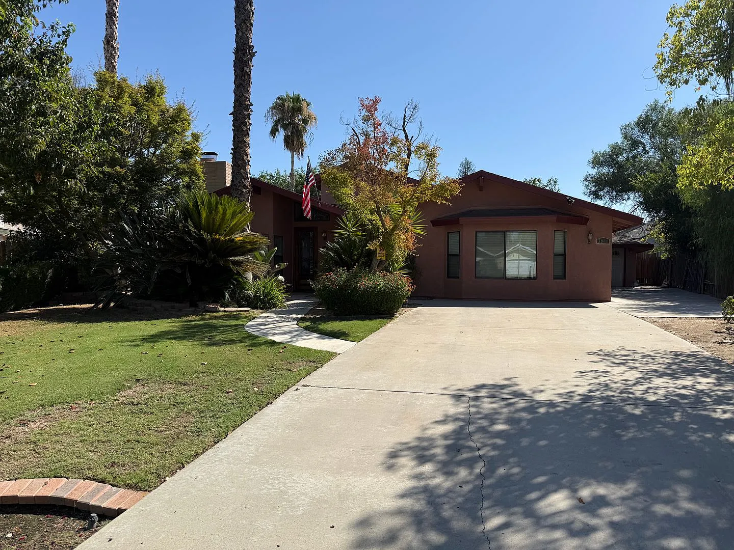 3800 Casey Court, Bakersfield Ca 93309 - Huge 5 Bedroom Home (With Solar) In Sw On Cul de Sac Str... — Photo 4