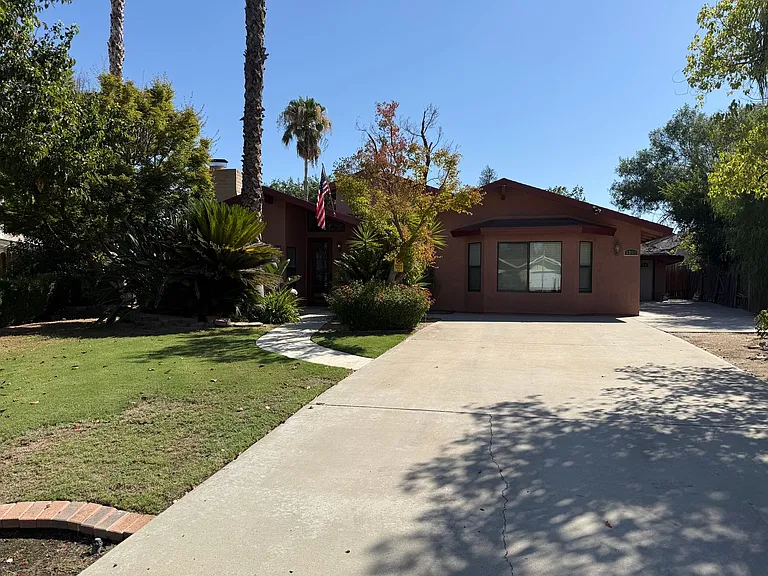 3800 Casey Ct — Photo 4