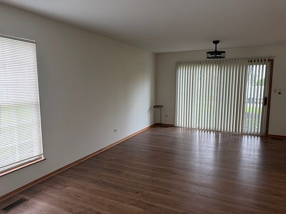 2nd image of 699 Canterbury Dr