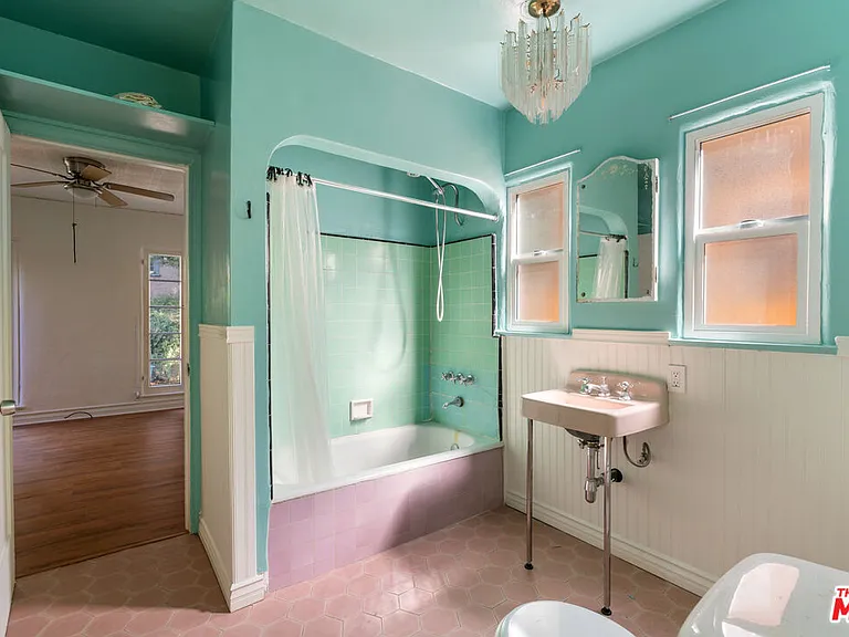4018 Berenice Ave — Photo 16