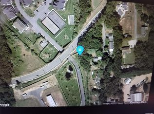 222 Country Rd, Medford, NY 11763