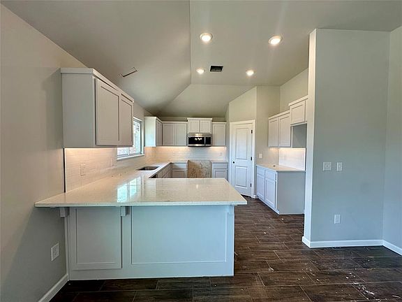 5th image of 1008 Acacia Creek Dr