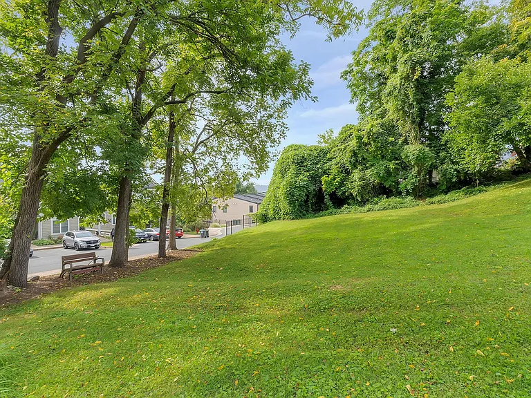 121 Penick Ct — Photo 6