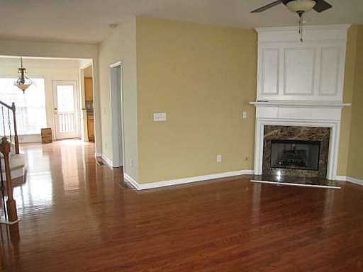 5th image of 2422 Bridlewood Dr SE