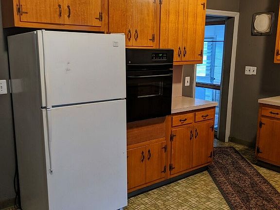 3rd image of 15 Myrtle St