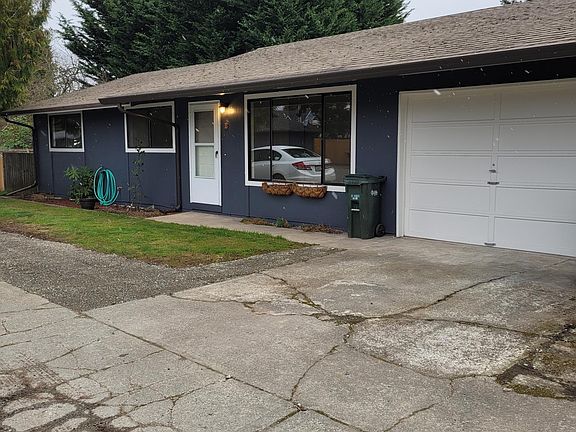 2nd image of 713 13th St SE #B
