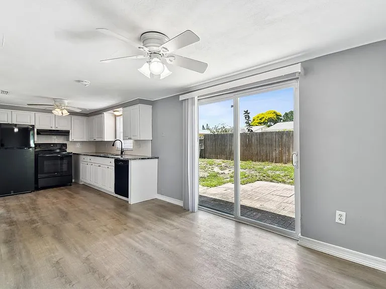 7721 Arbordale Dr — Photo 32