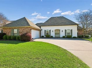 233 Lansdown Dr, Houma, LA 70360