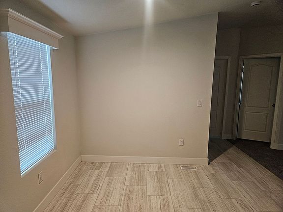 4th image of 1024 Holly St