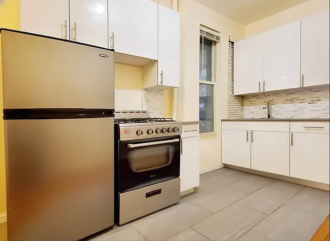 825 Bedford Ave #2L — Photo 3