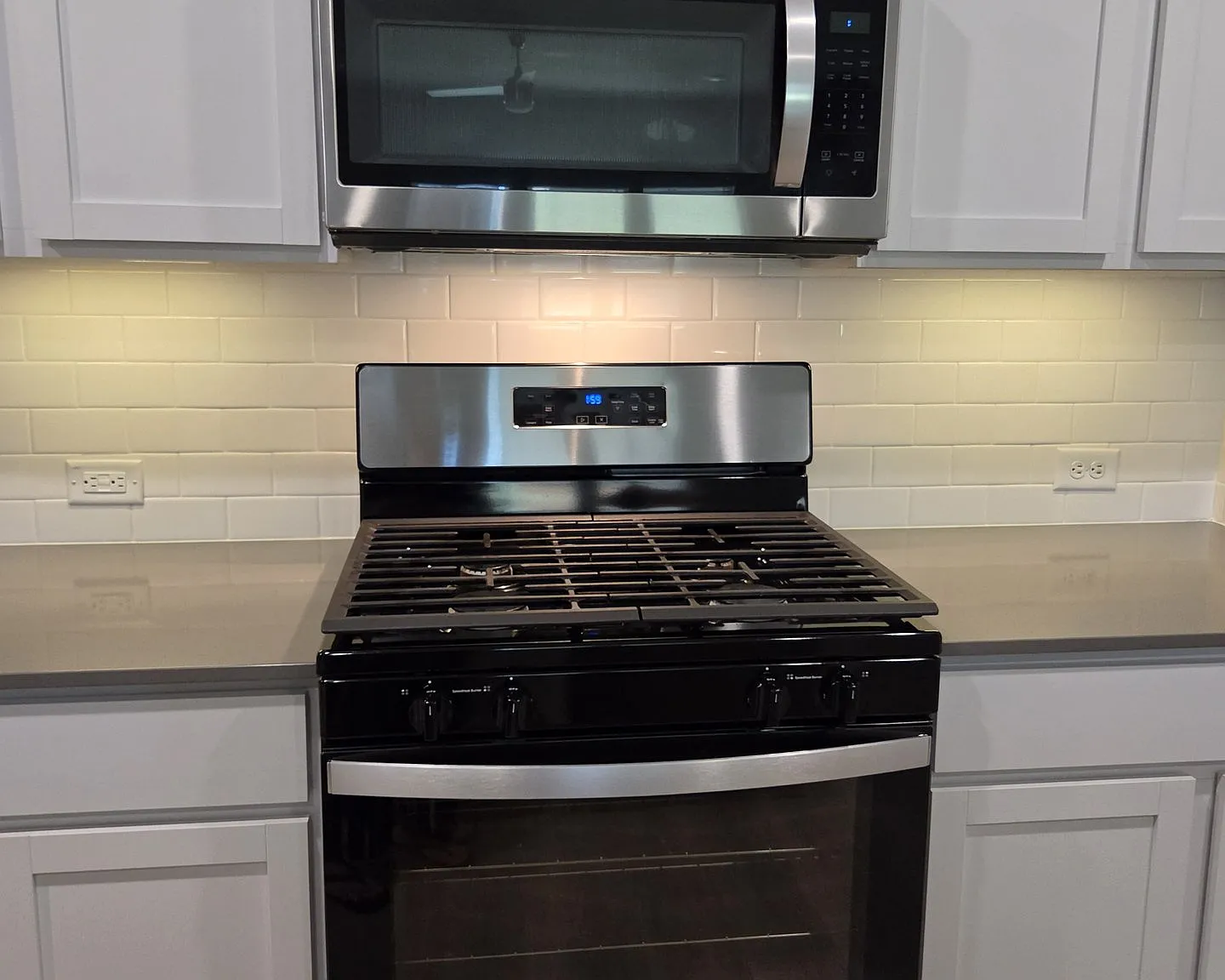 4 bed, 2462 sqft, $2,555 — Photo 4