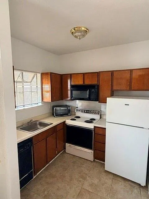 1 bed, 1.0 bath, 420 sqft, $800 — Photo 4
