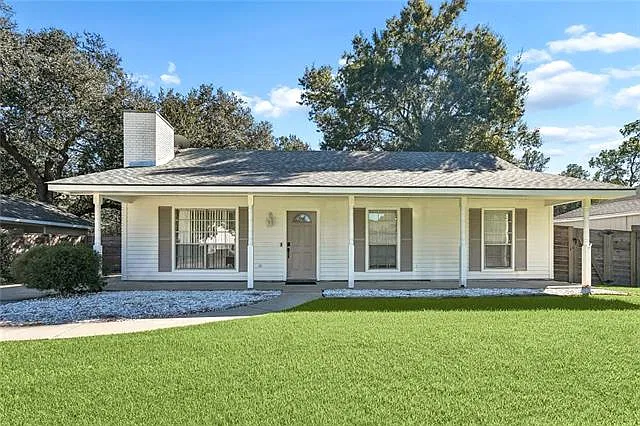 48 Shady Oaks Dr